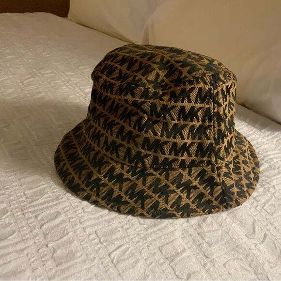 Michael kors bucket hat signature canvas NWOT main image 7